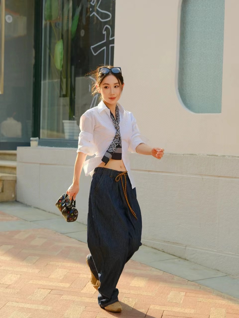 NO:507645,RA 2025 early autumn new style of easy wide-leg trousers, easy to put on and take off elastic waist design, paired with contrasting hiking rope.sml,,alexander wang19860909RA 2025早秋新款轻松阔腿长裤,轻松穿脱的松紧腰设计,搭配撞色登山绳.sml,,alexander wang,Women's clothing