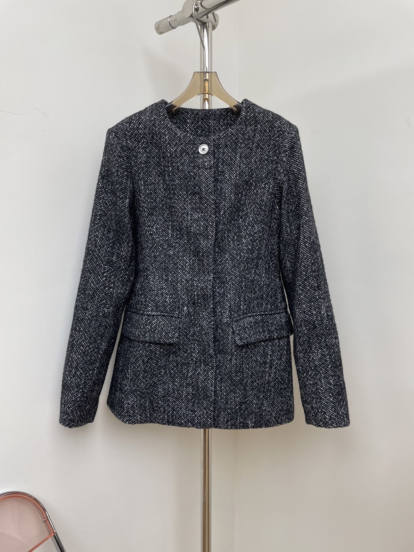 NO:534744,toteme 2025 autumn and winter new jacket, collarless silhouette waist-hugging, excellent style, capable and simple 343638 real photos,, jackets & coats,alexander wang19860909toteme 2025秋冬新款外套 无领廓形收腰 绝佳版型 干练极简 343638 实拍图,,jackets & coats,alexander wang,Women's clothing