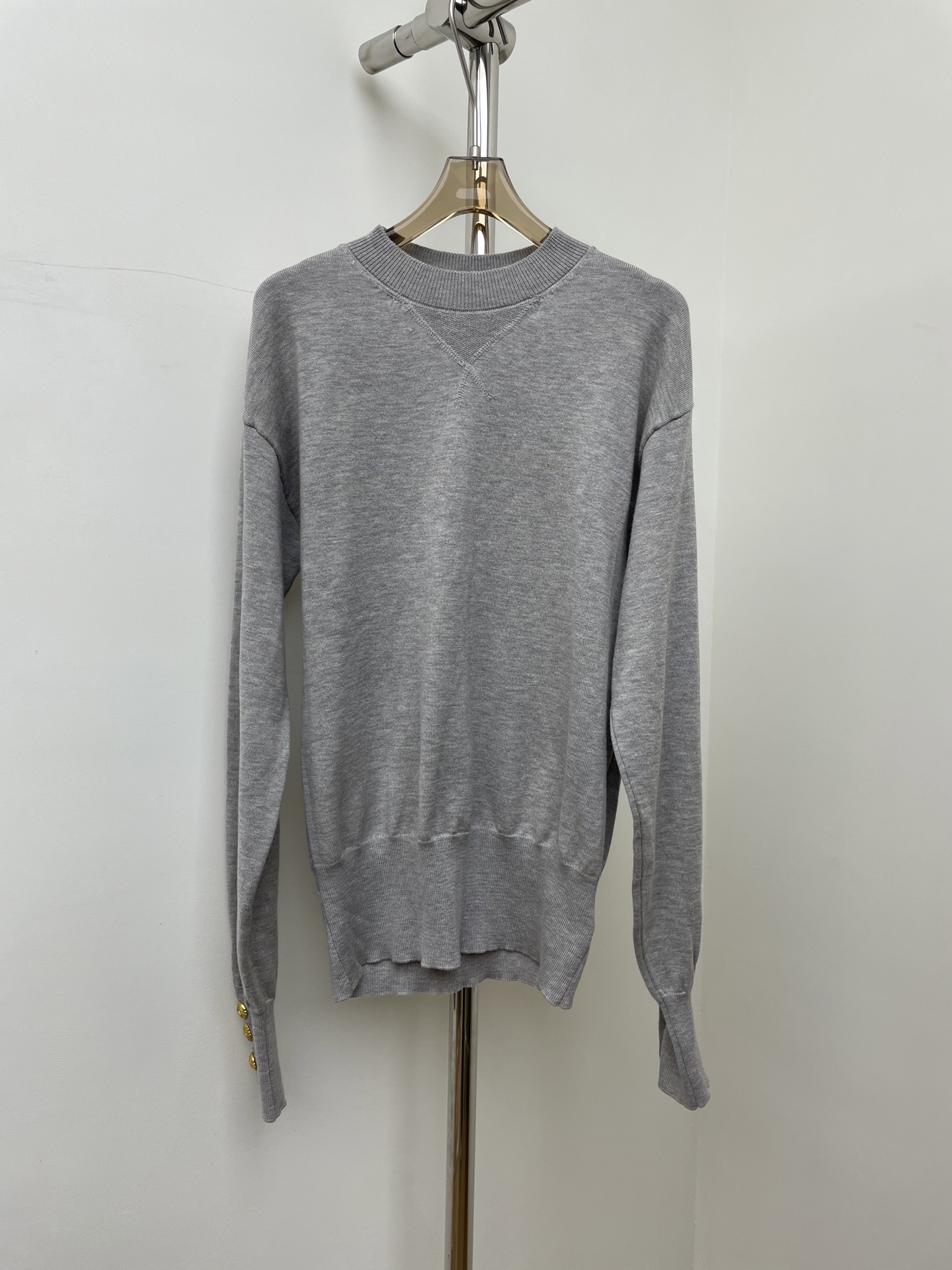 NO:536571,Schiaparelli 2025 autumn and winter new khaki round neck sweater simple design with noble sense sml real photos, alexander wang19860909Schiaparelli夏帕瑞丽 2025秋冬新款卡其色圆领针织衫 简约设计 自带贵气感 sml 实拍图,,alexander wang,Women's clothing