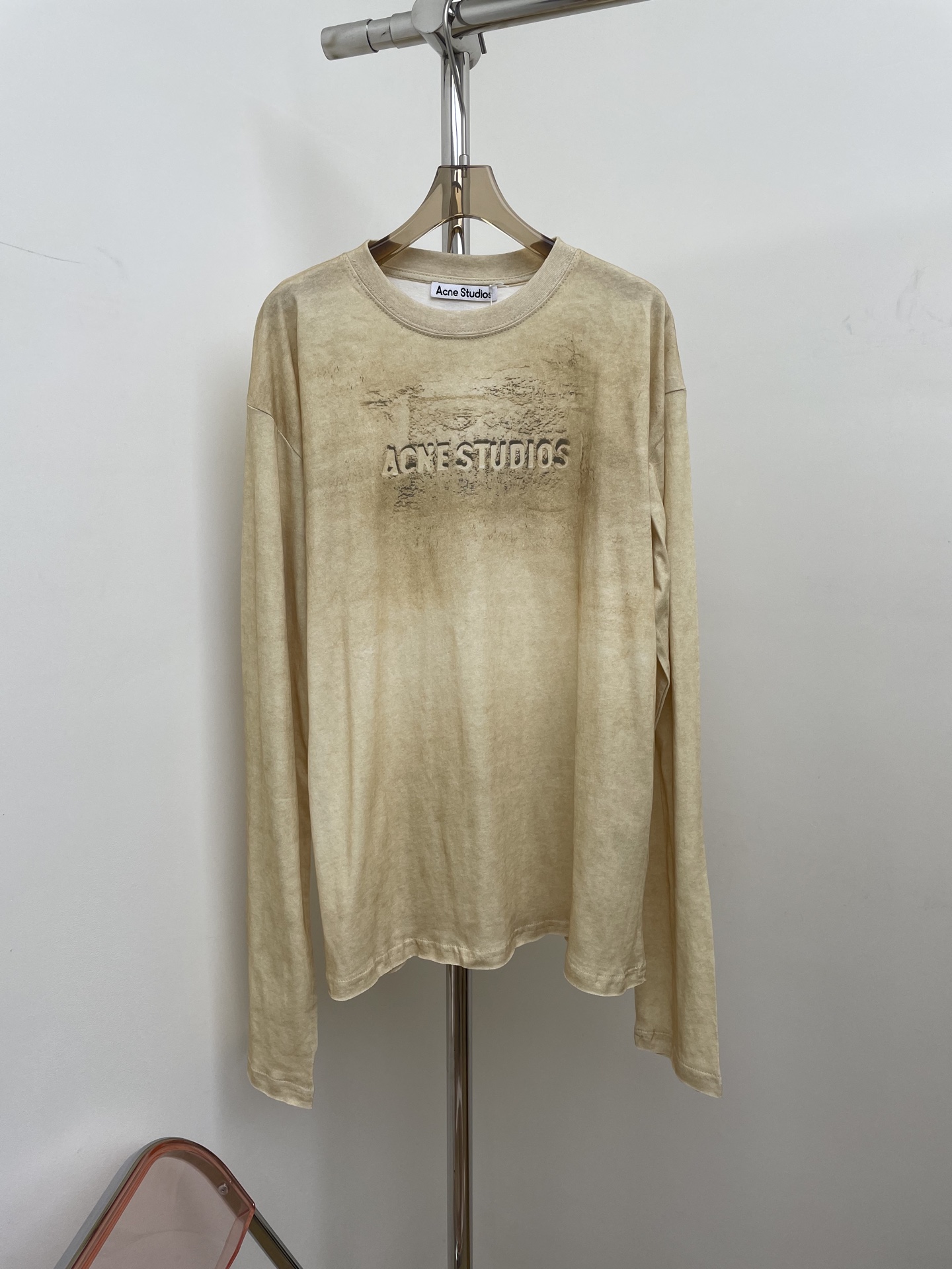 NO:550239,*2025 autumn and winter new style of old washing loose long-sleeved T-shirt, fashionable outfits are a must-have!  Men and women's same smlxl p photo, tees, t-shirt, alexander wang19860909*2025秋冬新款做旧水洗宽松长袖T恤,穿搭时髦精必入！ 男女同款 smlxl p实拍图,,tees，t-shirt,alexander wang,Women's clothing