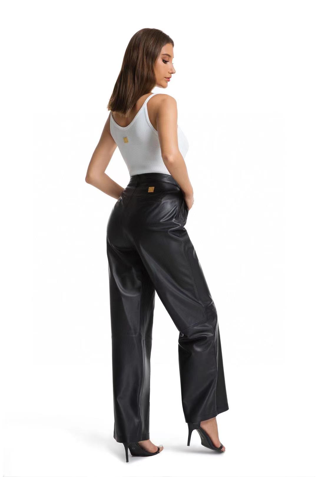 NO:590377,Schiaparelli 2025 autumn and winter new style sheepskin straight wide-leg pants with special-shaped buckle decoration SML,,sheepskin,alexander wang19860909schiaparelli 2025秋冬新款 异形扣装饰羊皮直筒阔腿裤 SML,,sheepskin,alexander wang,Women's clothing