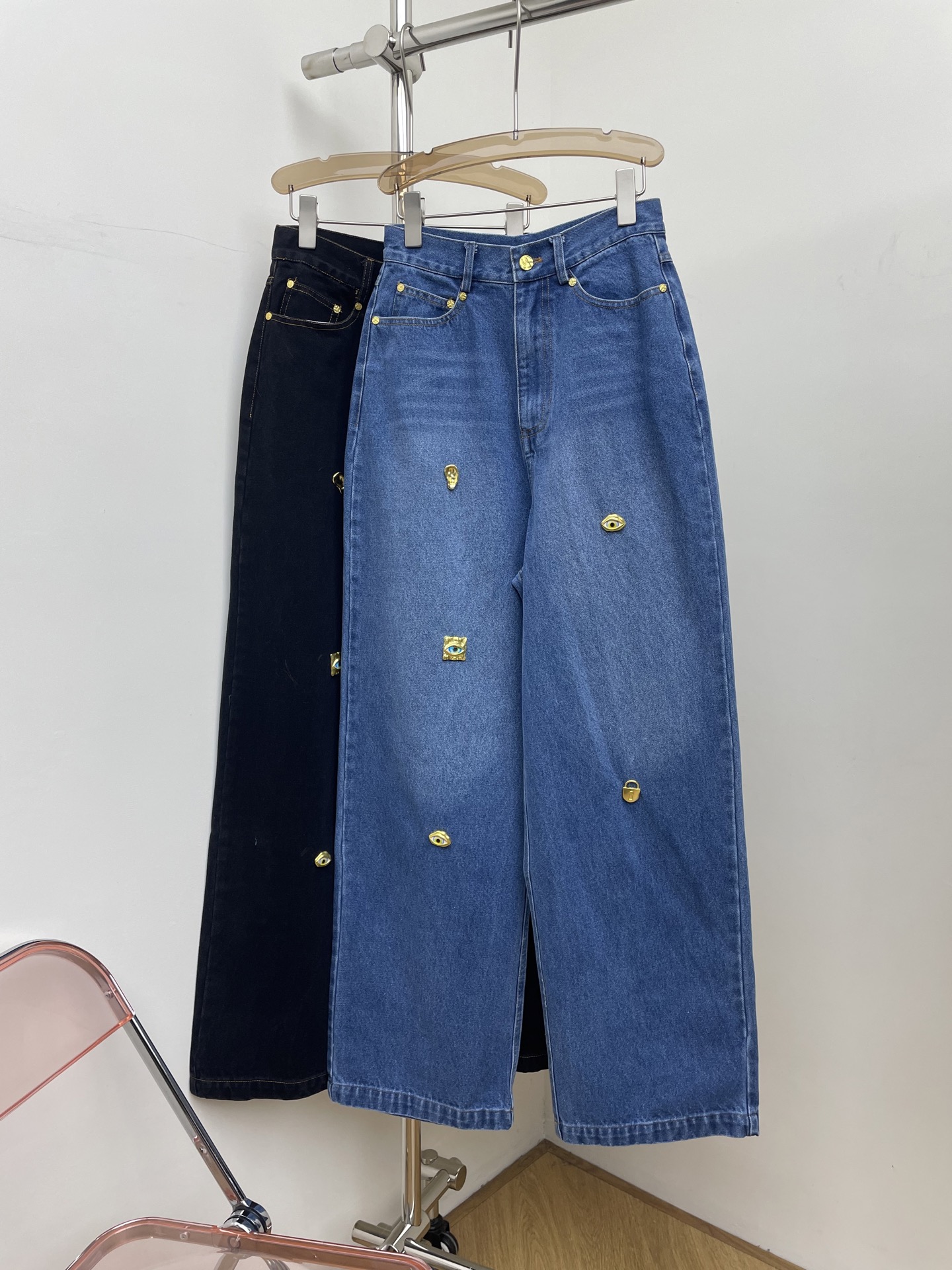 NO:607405,Schiaparelli 2025 autumn and winter new jeans, mold opening and hardware customization, awesome style, super hot style, black blue, sml,,jeans,alexander wang19860909schiaparelli 2025秋冬新款牛仔裤 开模五金定制 版型超赞 超级爆款哦 黑色蓝色 sml,,jeans,alexander wang,Women's clothing