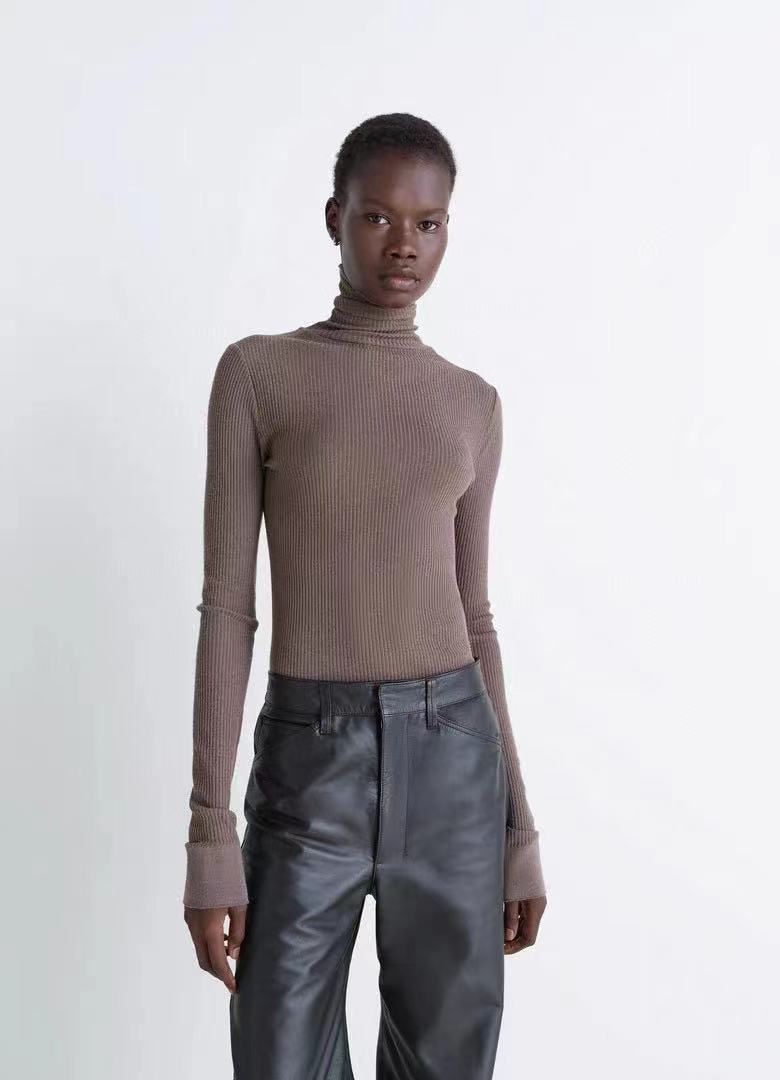NO:625284,lemaire 2025 autumn and winter new turtleneck bottoming shirt, made of wool, skin-friendly, soft and elastic. It can be worn alone as a base layer. Three colors and three sizes 343638,,alexander wang19860909lemaire 2025秋冬新款高领打底衫,羊毛材质,亲肤柔软弹力大.打底单穿都OK.三色三码343638,,alexander wang,Women's clothing
