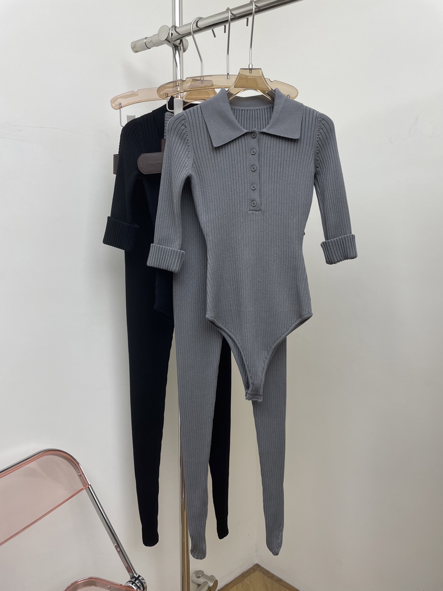 NO:652231,helsa new autumn and winter suit, jumpsuit with trousers, super hot style, gray and black, not sold separately, sml p real photos,,alexander wang19860909helsa 秋冬新款套装 连衣上衣搭配长裤 超级爆款哦 灰色黑色 不分开售卖 sml p实拍图,,alexander wang,Women's clothing