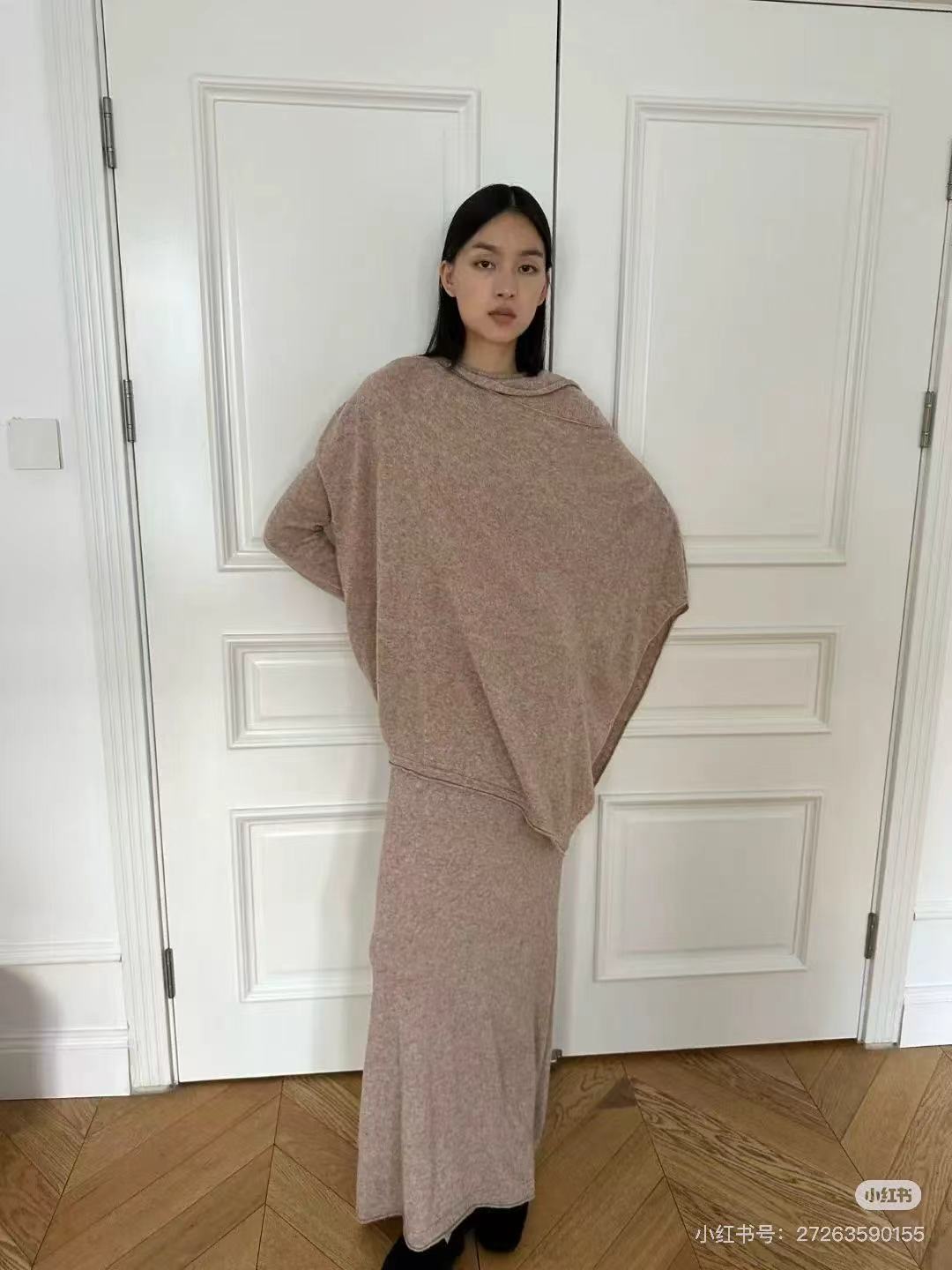NO:658150,VIKTORIACHA* 2025 autumn and winter ready-to-wear series new products knitted jumpsuit scarf dress silhouette cape. One size fits all in two colors p,,skirts,alexander wang19860909VIKTORIACHA* 2025秋冬成衣系列新品 针织连身围巾连衣裙廓形斗篷.两色均码 p,,skirts,alexander wang,Women's clothing