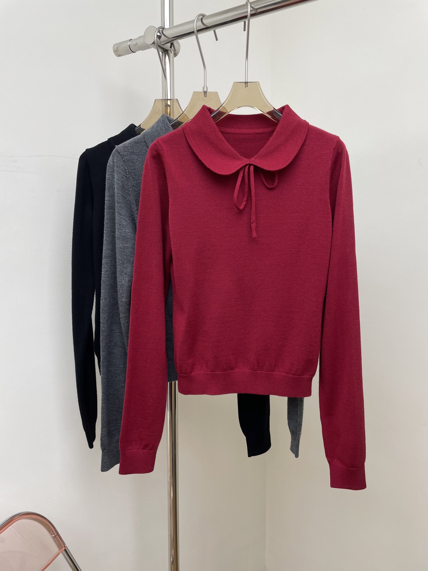 NO:665853,RA 2026 new autumn and winter baby collar lace-up top, baby doll collar design, modified trapezius muscles, freely adjustable bow ties. Three colors and three sizes sml real shot,,  19860909RA 2026秋冬新款娃娃领系带上衣,娃娃领设计,修饰斜方肌、可自由调节的蝴蝶结系带.三色三码sml 实拍图,, ,Women's clothing