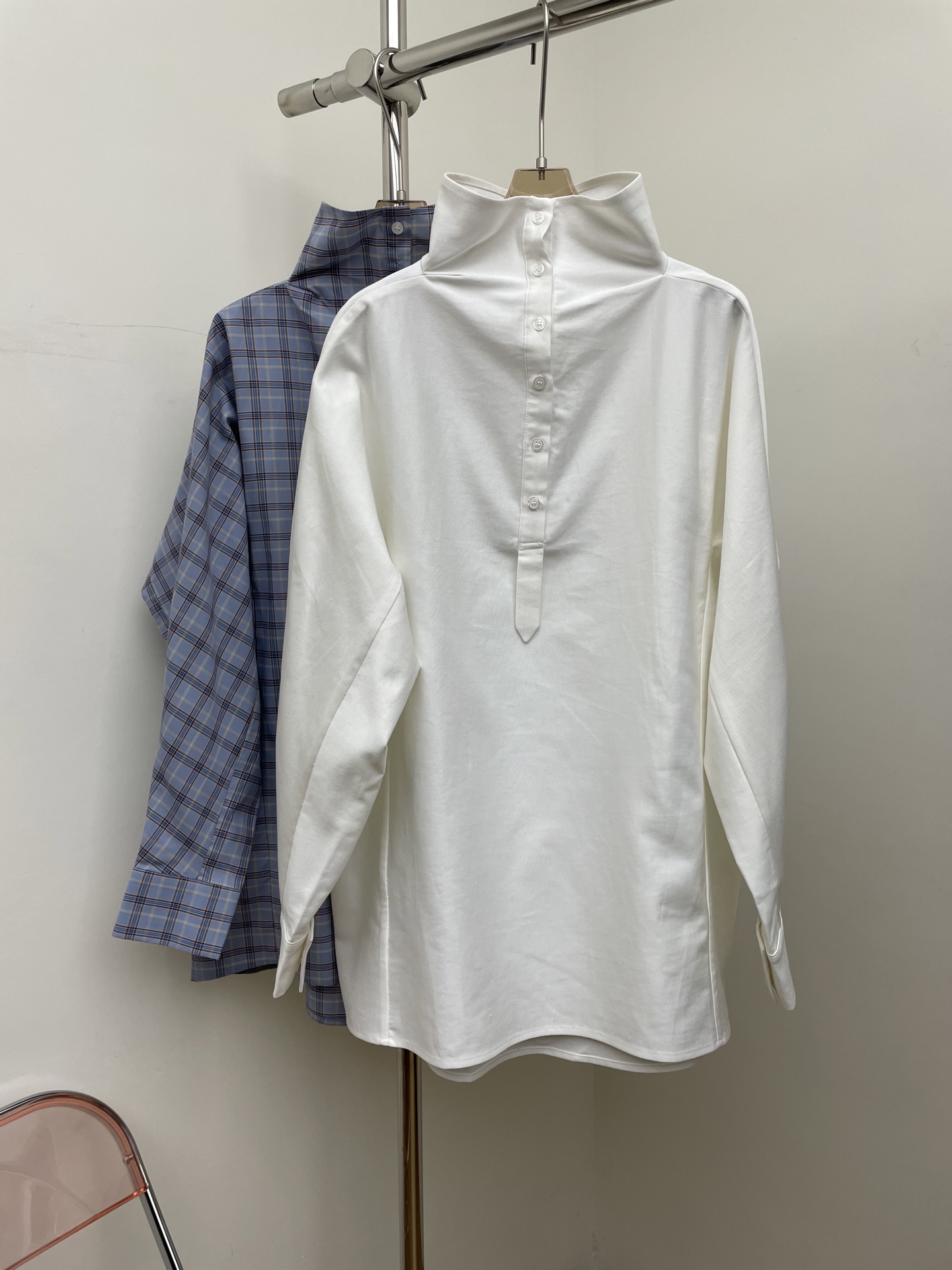 NO:667635,viktoriacha* 2026 early spring new shirts, loose and neat style, full of relaxation.sml real photos,,shirts, 19860909viktoriacha* 2026早春新款衬衫,宽松利落版型松弛感拉满.sml 实拍图,,shirts, ,Women's clothing