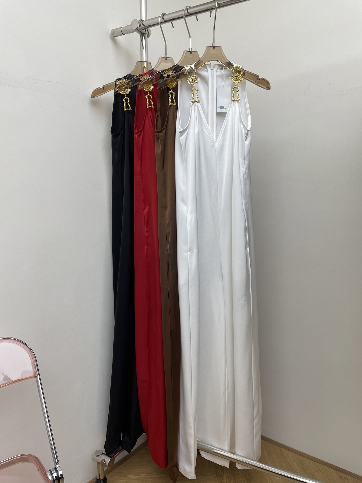 NO:708193,Schiaparelli 2026 new jumpsuit. Metal mold customization. Four colors and three sizes sml,,19860909schiaparelli 2026新款连体裤.金属开模定制.四色三码 sml,,,Women's clothing