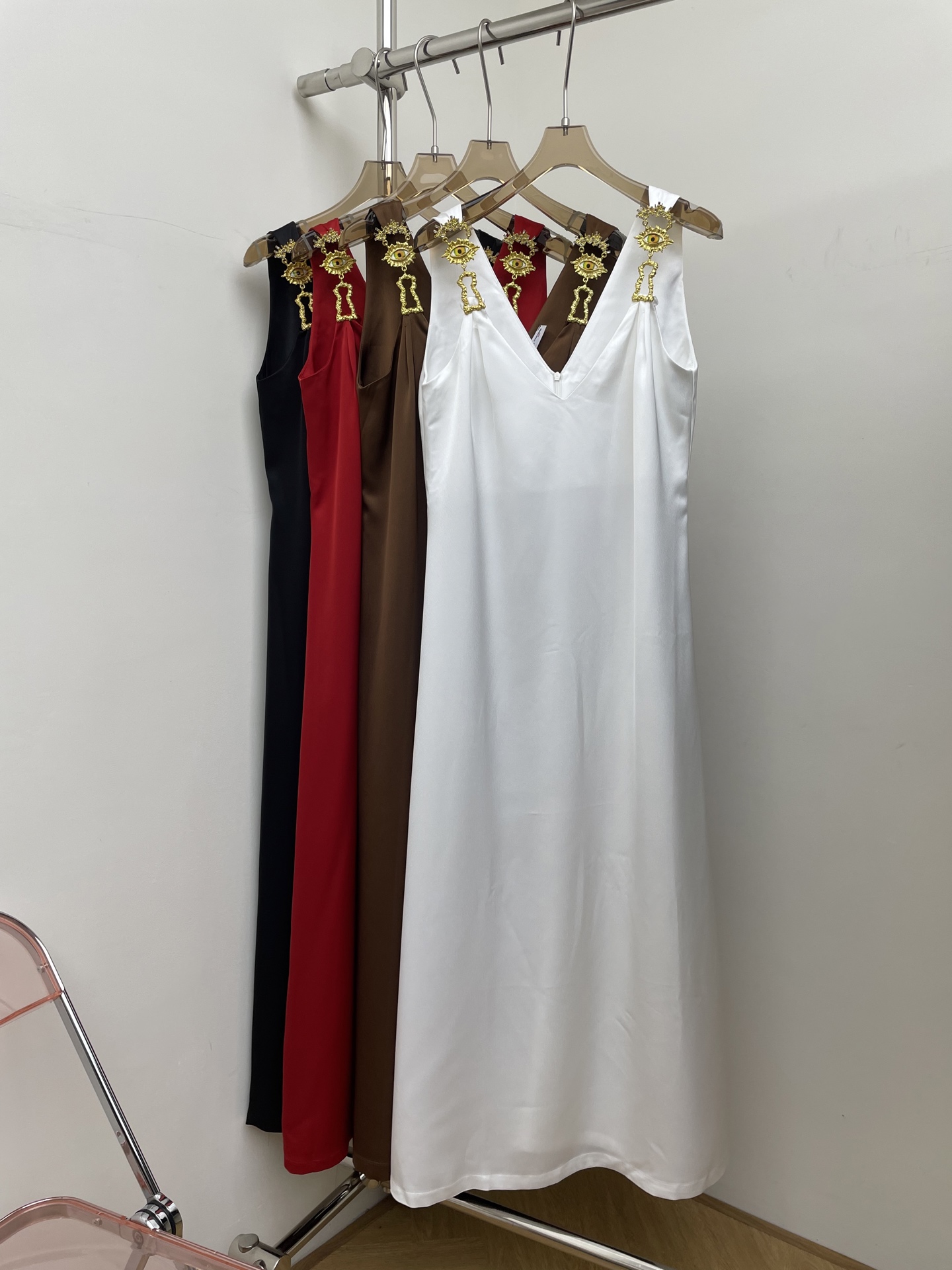 NO:708191,Schiaparelli 2026 new dress. Metal mold customization. Four colors and three sizes sml,,skirts,19860909schiaparelli 2026新款连衣裙.金属开模定制.四色三码 sml,,skirts,,Women's clothing