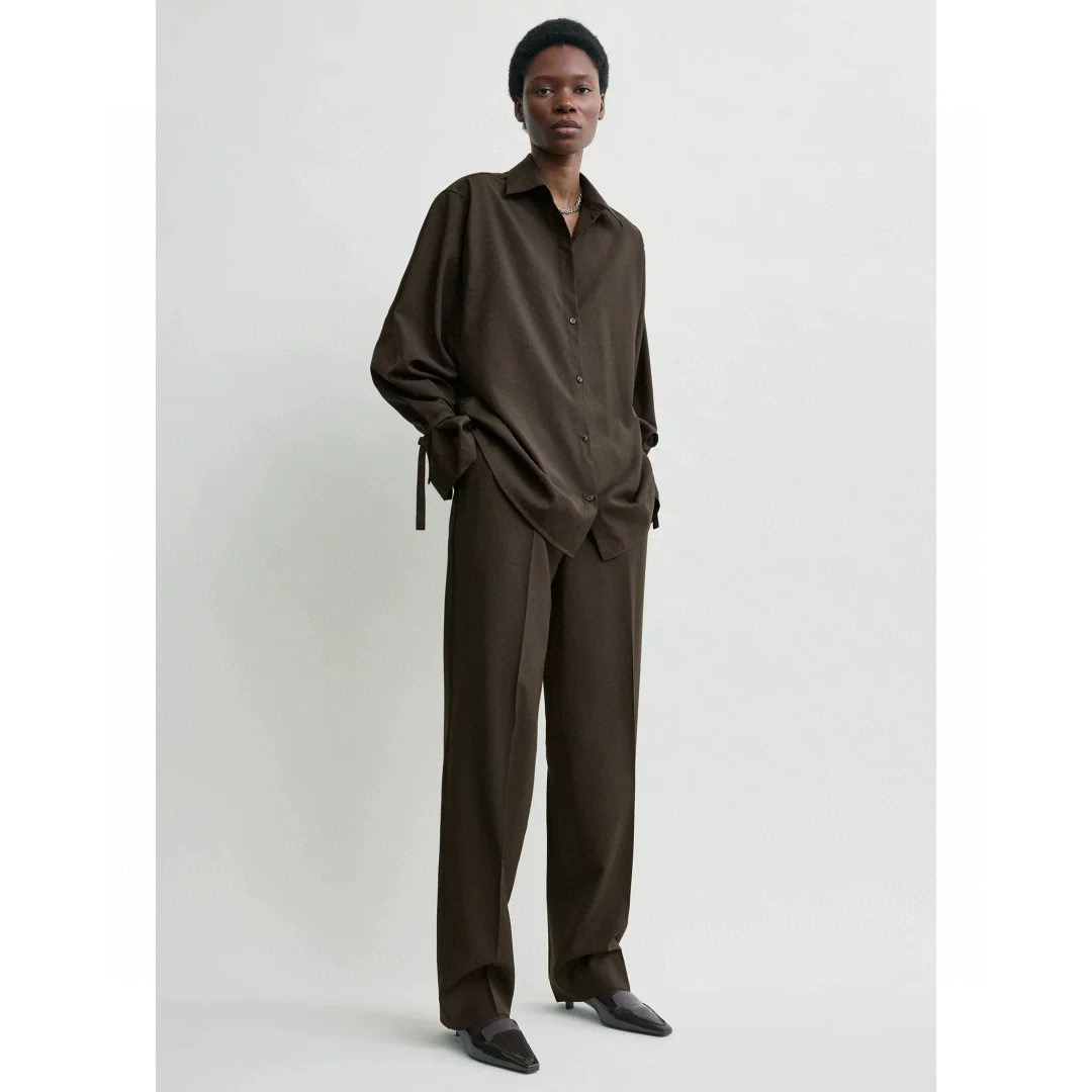 NO:716301,toteme 2026 early spring new shirt, basic classic style, not picky about body shape, full of sophistication 343638,,19860909toteme 2026早春新款衬衣 基础经典款 不挑身材 老千感十足 343638,,,Women's clothing