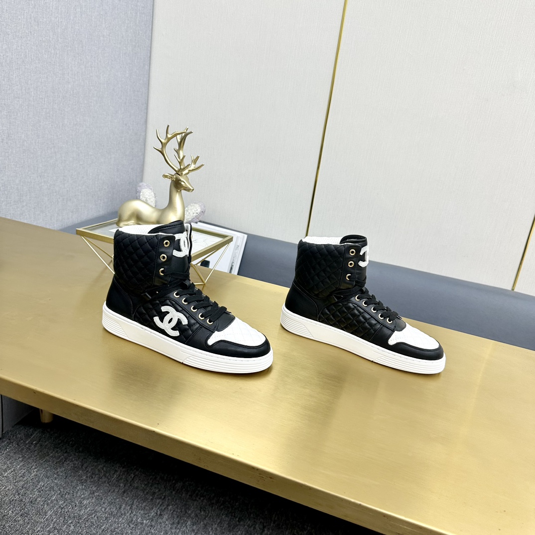 香奈儿高帮休闲短靴 - 头层牛皮の独自デザイン