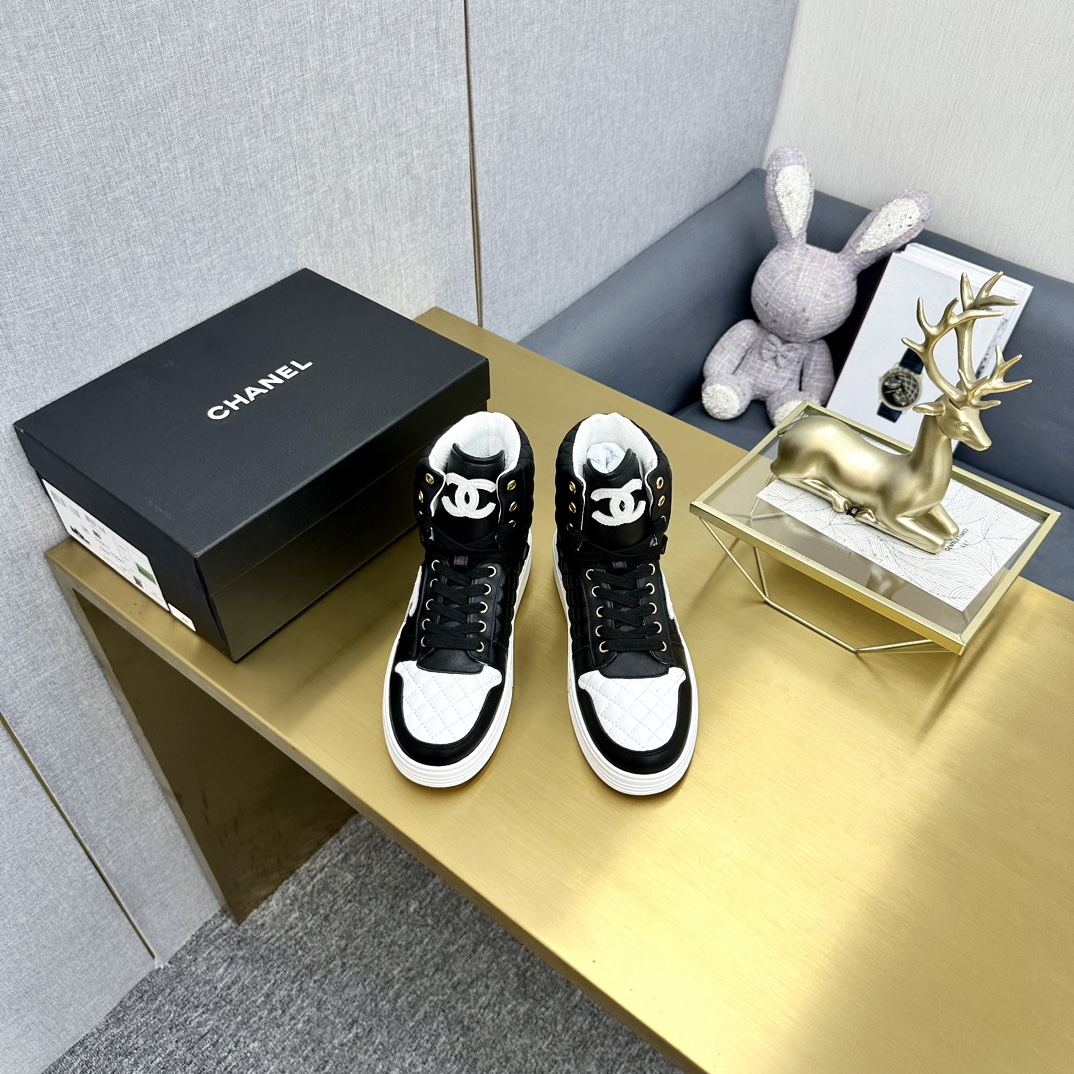 香奈儿高帮休闲短靴 - 头层牛皮の独自デザイン