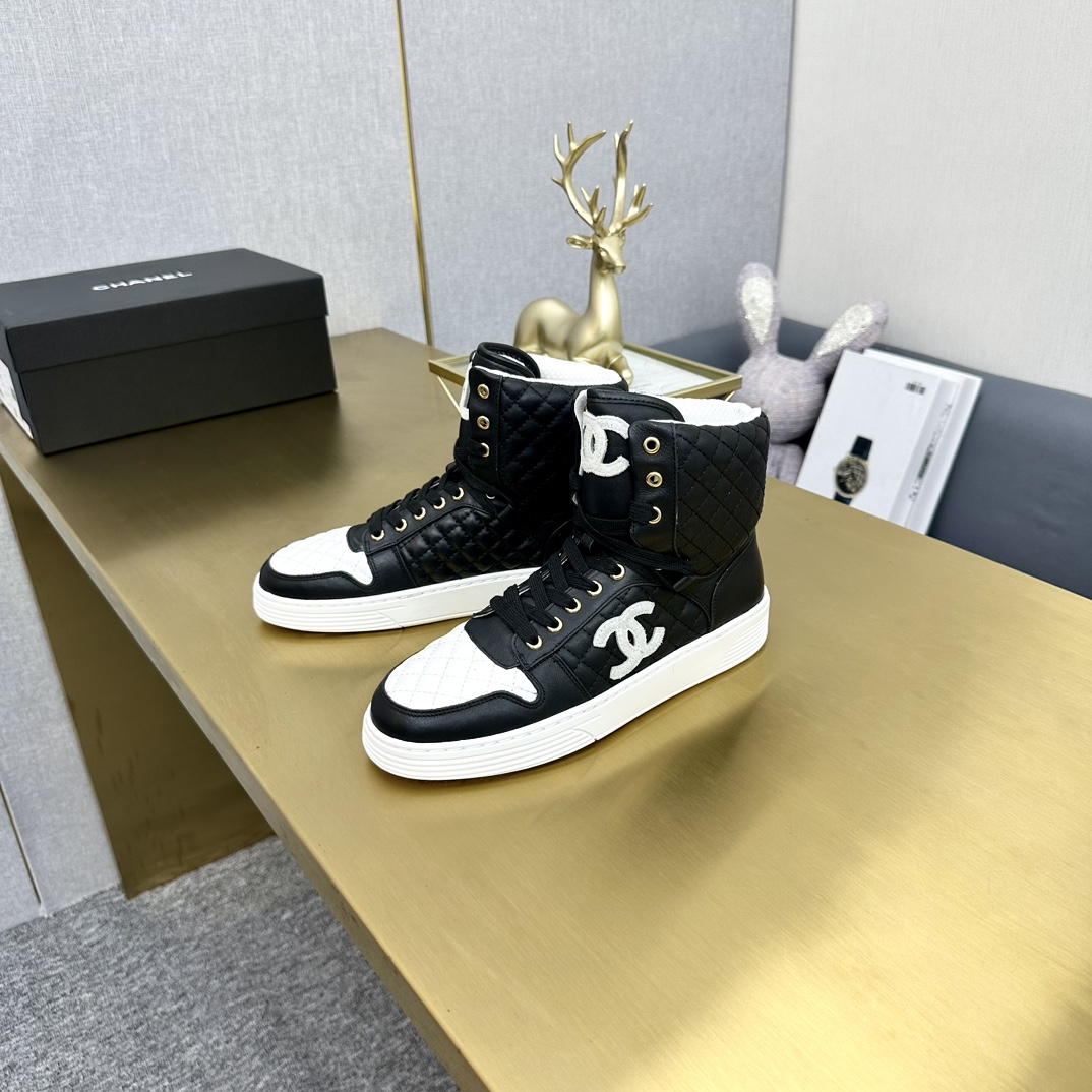 香奈儿高帮休闲短靴 - 头层牛皮の独自デザイン