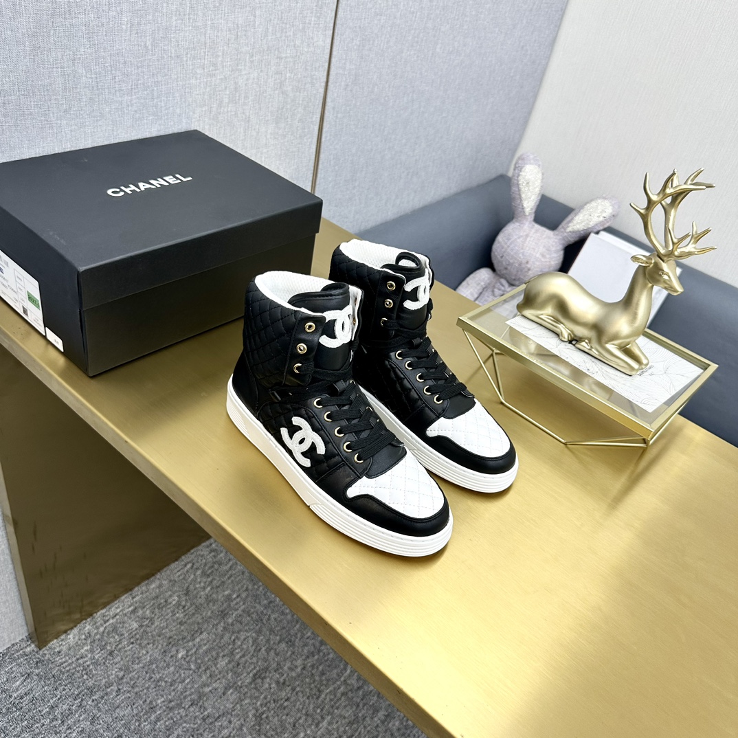 香奈儿高帮休闲短靴 - 头层牛皮の独自デザイン