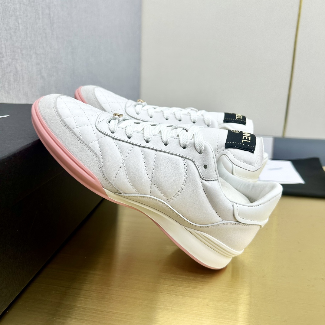 CHANEL香奈儿厚底熊猫板鞋 - 快適でスタイリッシュなデザイン