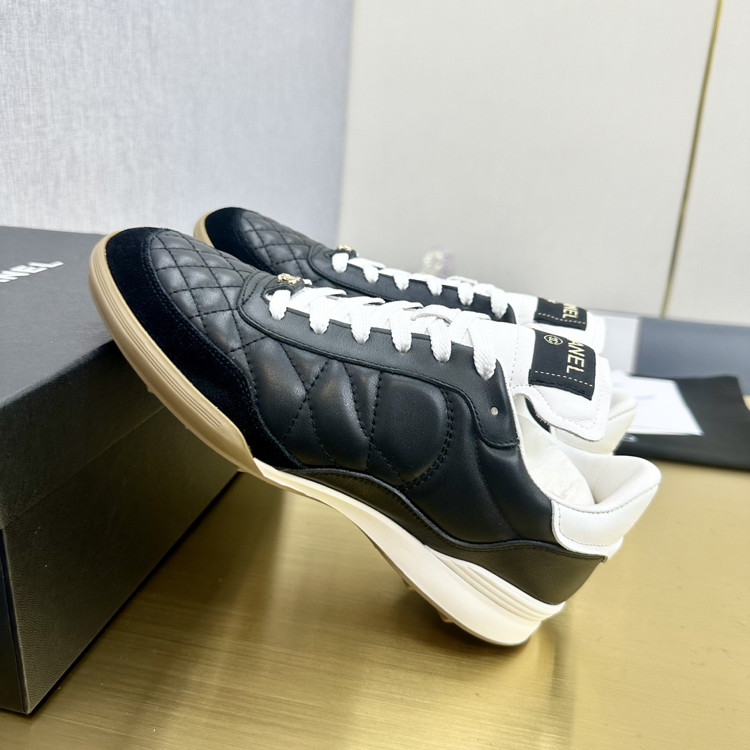 CHANEL香奈儿厚底熊猫板鞋 - 快適さとスタイルを兼ね備えた一足