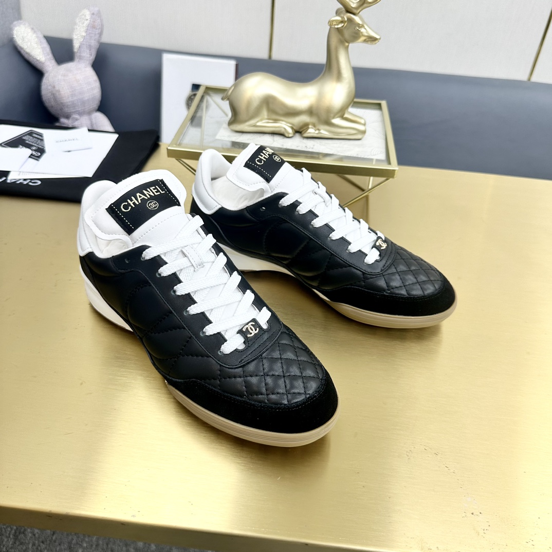 CHANEL香奈儿厚底熊猫板鞋 - 快適さとスタイルを兼ね備えた一足