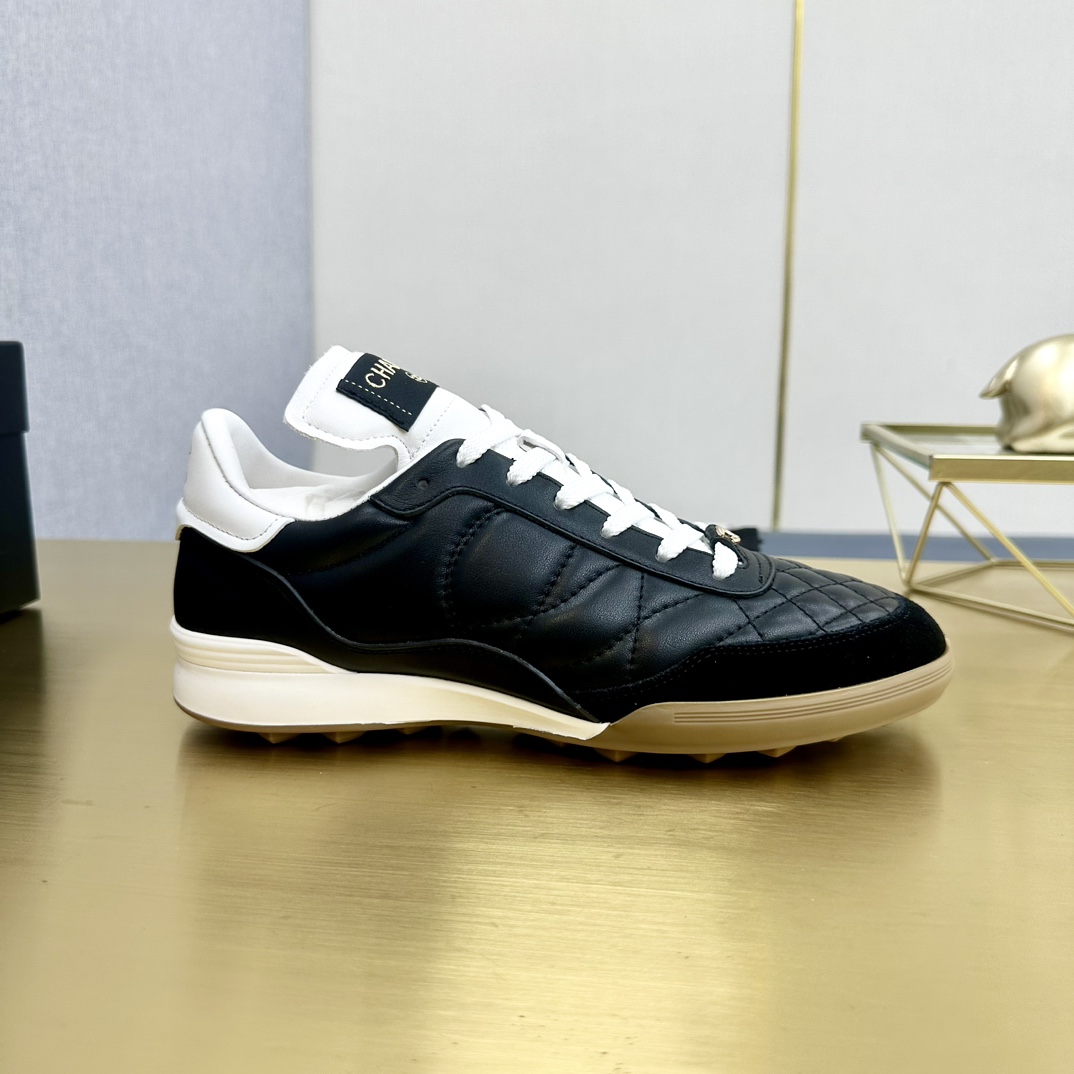 CHANEL香奈儿厚底熊猫板鞋 - 快適さとスタイルを兼ね備えた一足