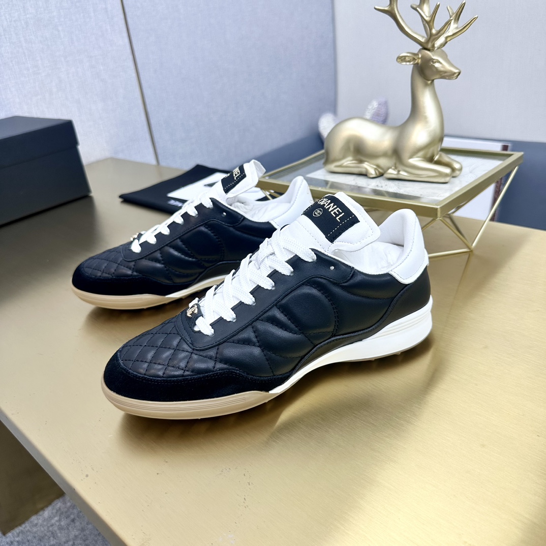 CHANEL香奈儿厚底熊猫板鞋 - 快適さとスタイルを兼ね備えた一足