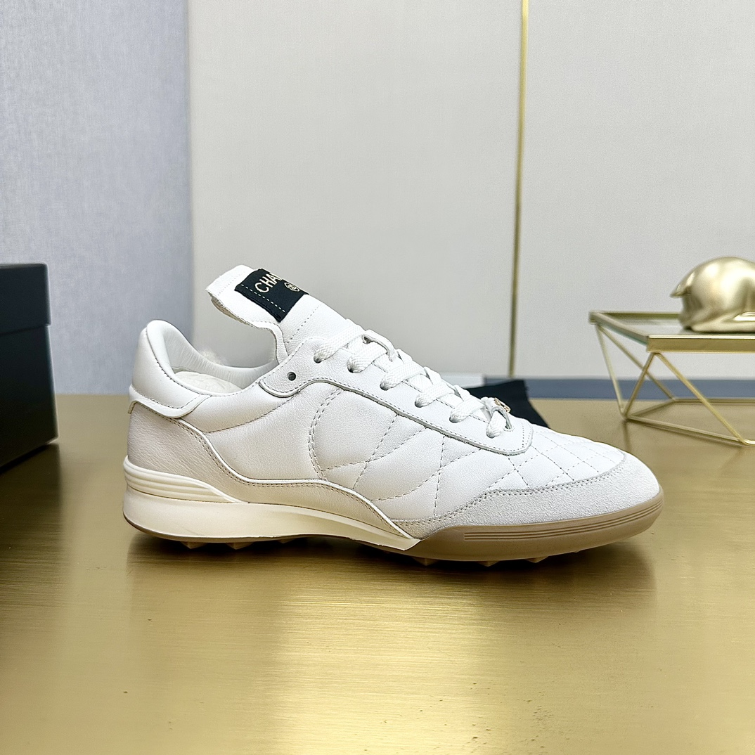 CHANEL香奈儿厚底熊猫板鞋 - 快適さとスタイルを兼ね備えた一足