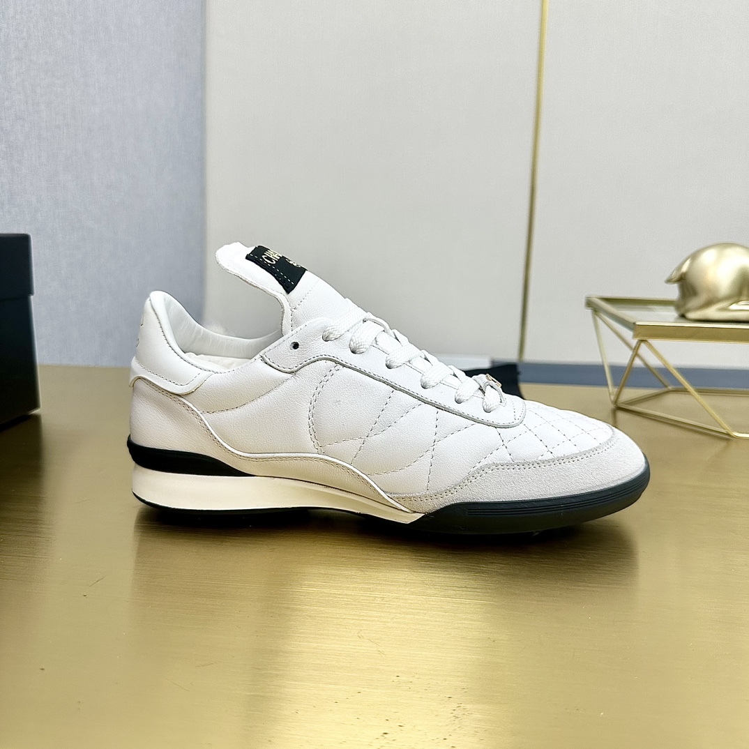 CHANEL香奈儿厚底熊猫板鞋 - 快適さとスタイルを両立した一足