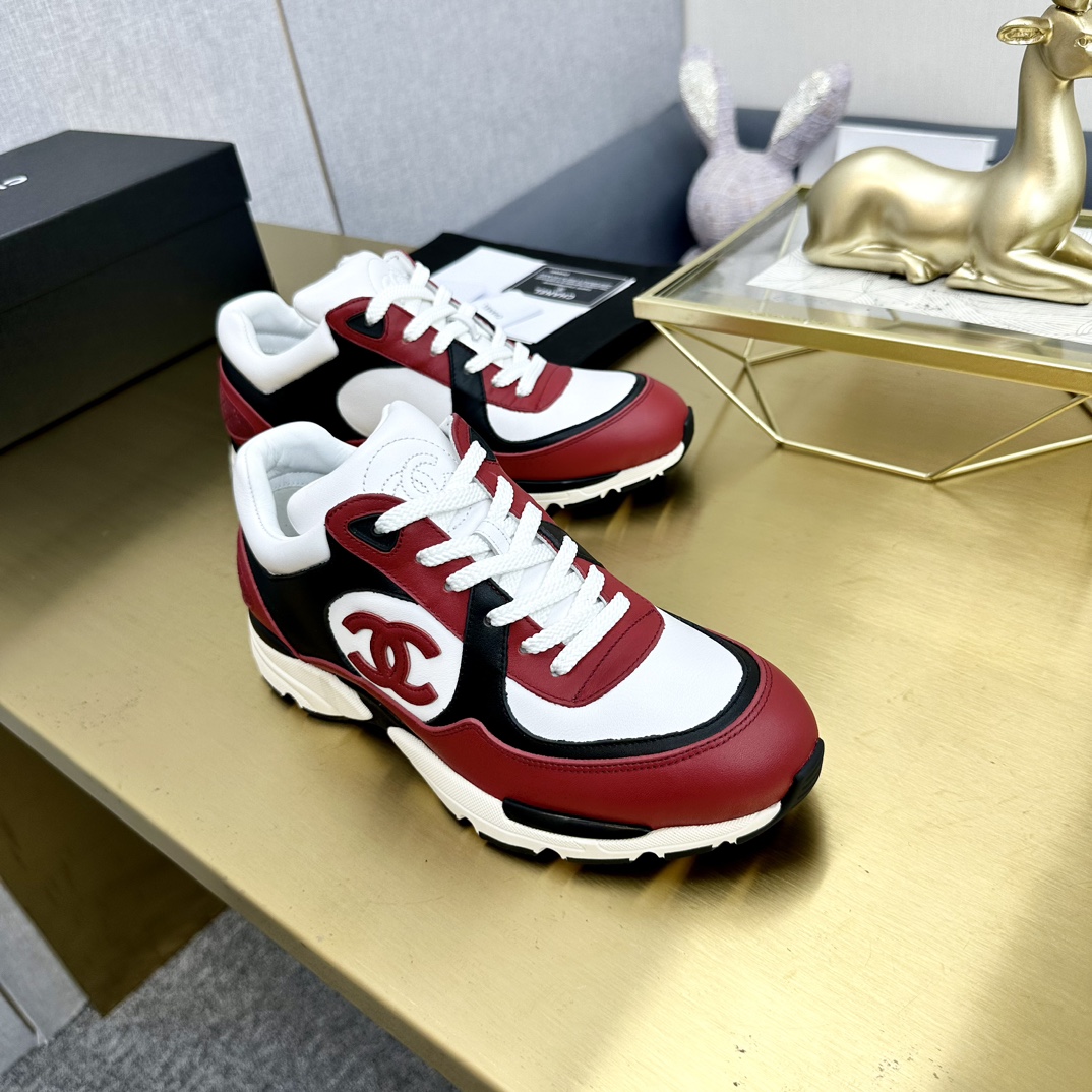 Chanel香奈儿 スポーティなスタイルの高級スニーカー