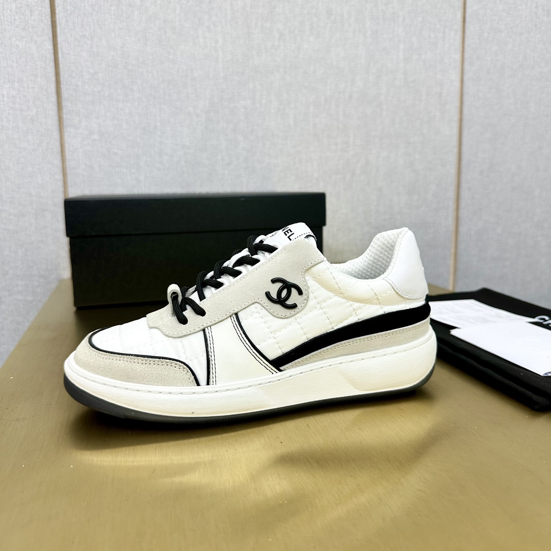 Chanel 熊猫スニーカー ショッピングに最適なデザイン