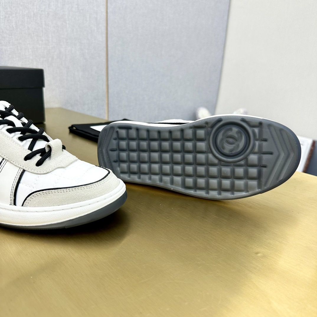 Chanel 熊猫スニーカー ショッピングに最適なデザイン