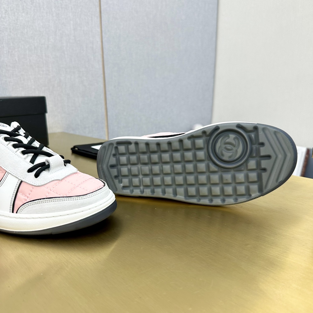 Chanel香奈儿 熊猫スニーカー 多機能デザイン