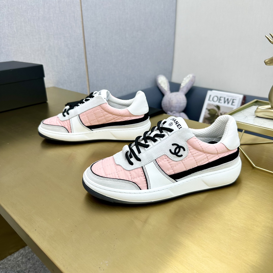 Chanel香奈儿 熊猫スニーカー 多機能デザイン