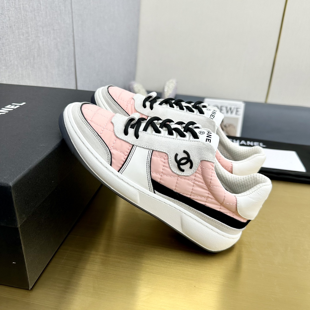 Chanel香奈儿 熊猫スニーカー 多機能デザイン