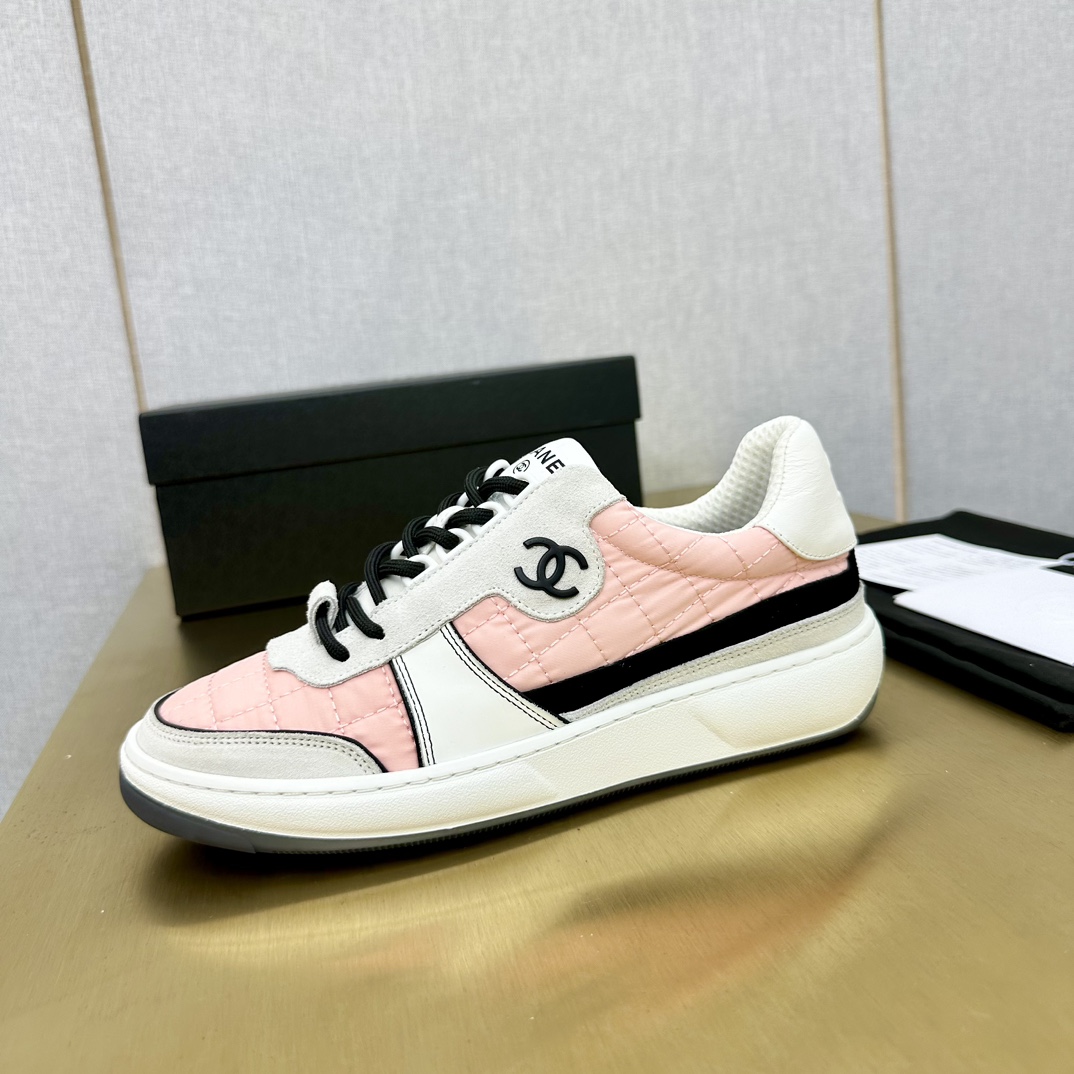 Chanel香奈儿 熊猫スニーカー 多機能デザイン