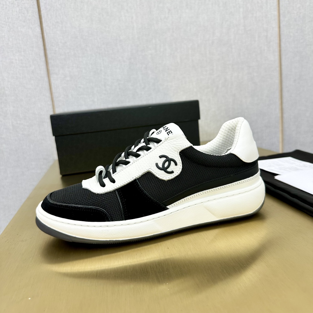 Chanel香奈儿 熊猫スニーカー クラシックデザインと多彩なスタイル