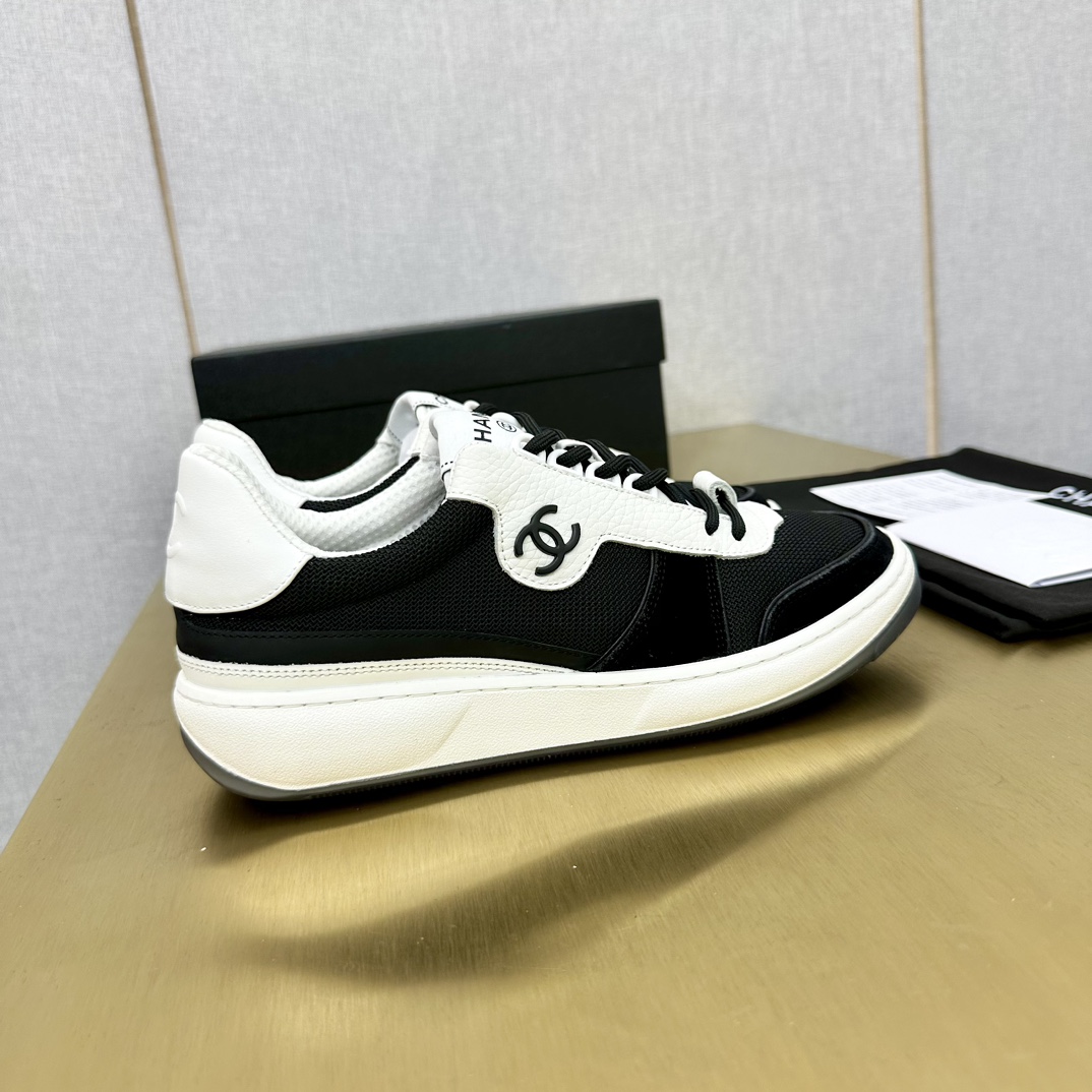 Chanel香奈儿 熊猫スニーカー クラシックデザインと多彩なスタイル