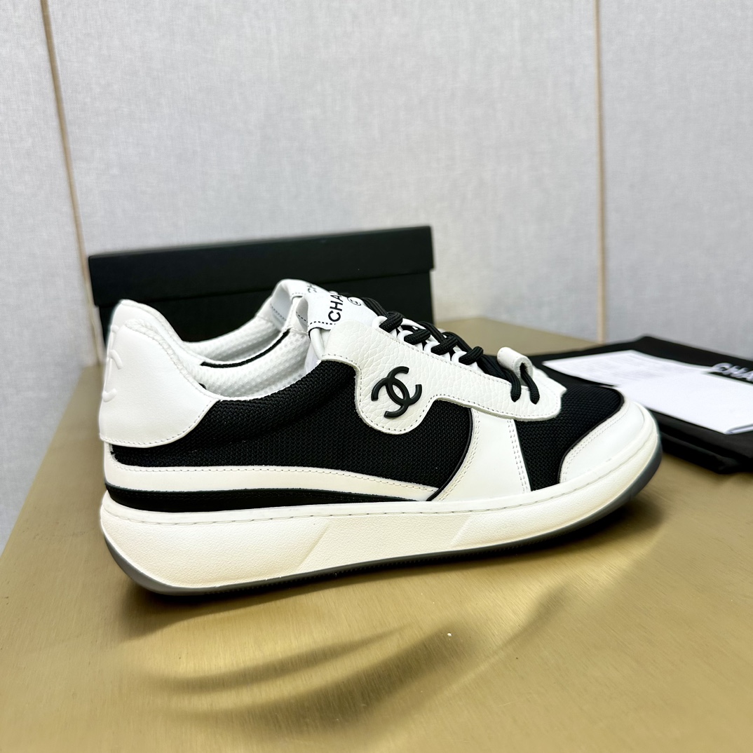 Chanel香奈儿 熊猫スニーカー クラシックデザインの多機能モデル