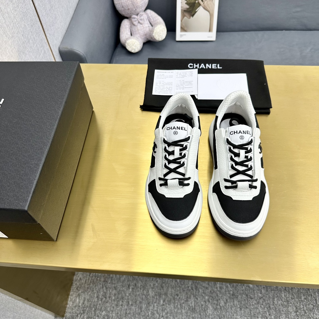 Chanel香奈儿 熊猫スニーカー クラシックデザインの多機能モデル