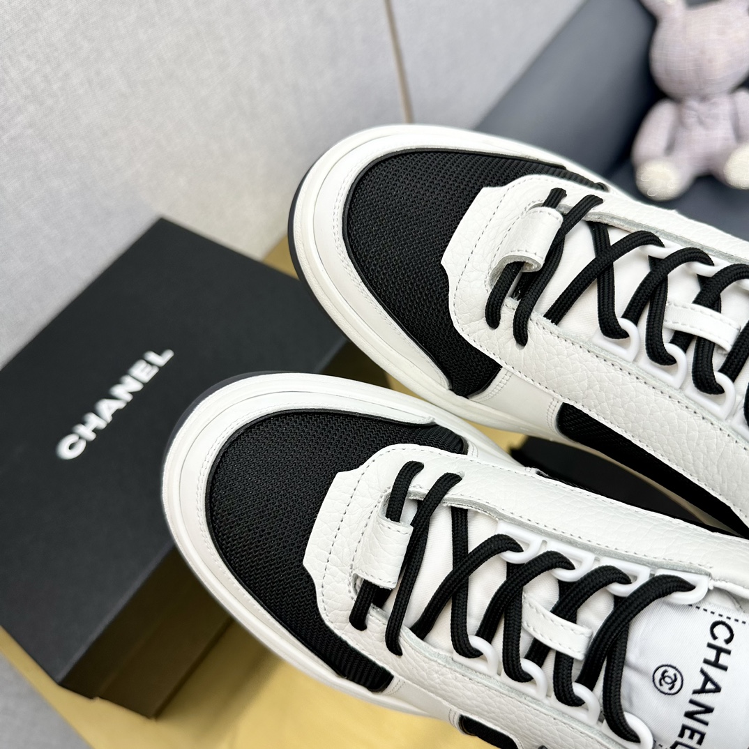 Chanel香奈儿 熊猫スニーカー クラシックデザインの多機能モデル