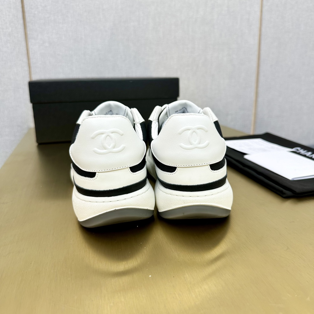Chanel香奈儿 熊猫スニーカー クラシックデザインの多機能モデル
