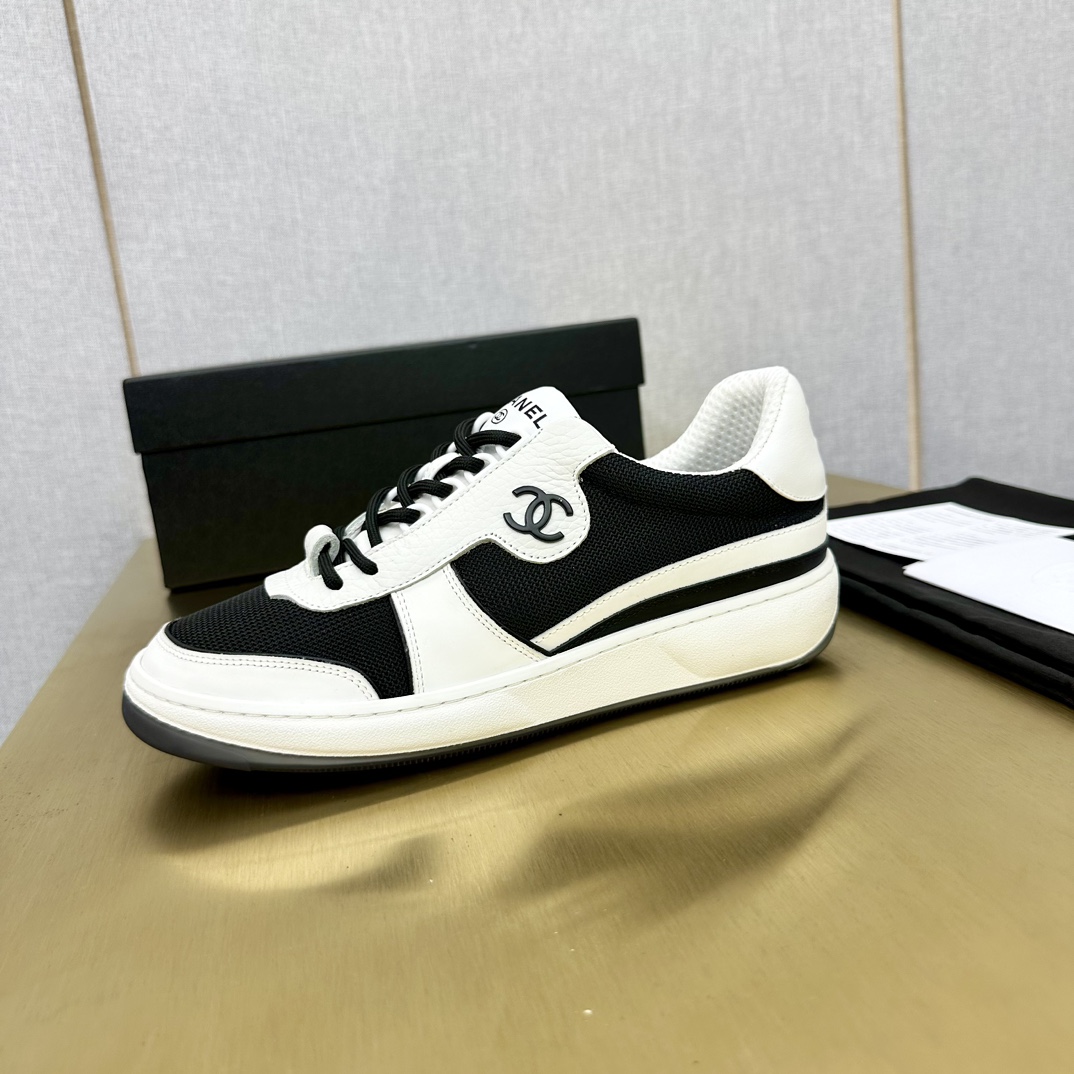 Chanel香奈儿 熊猫スニーカー クラシックデザインの多機能モデル
