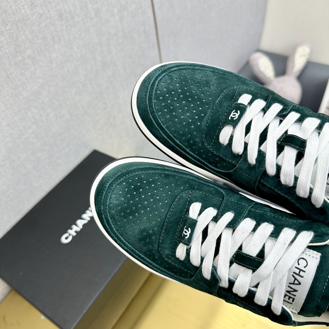 Chanel香奈儿 スポーツシューズ クラシックデザインと多彩な配色