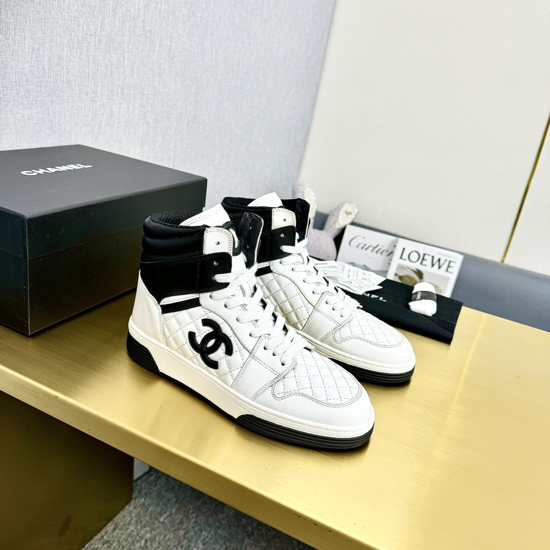 香奈儿高帮休闲鞋 - 头层牛皮・独特デザイン