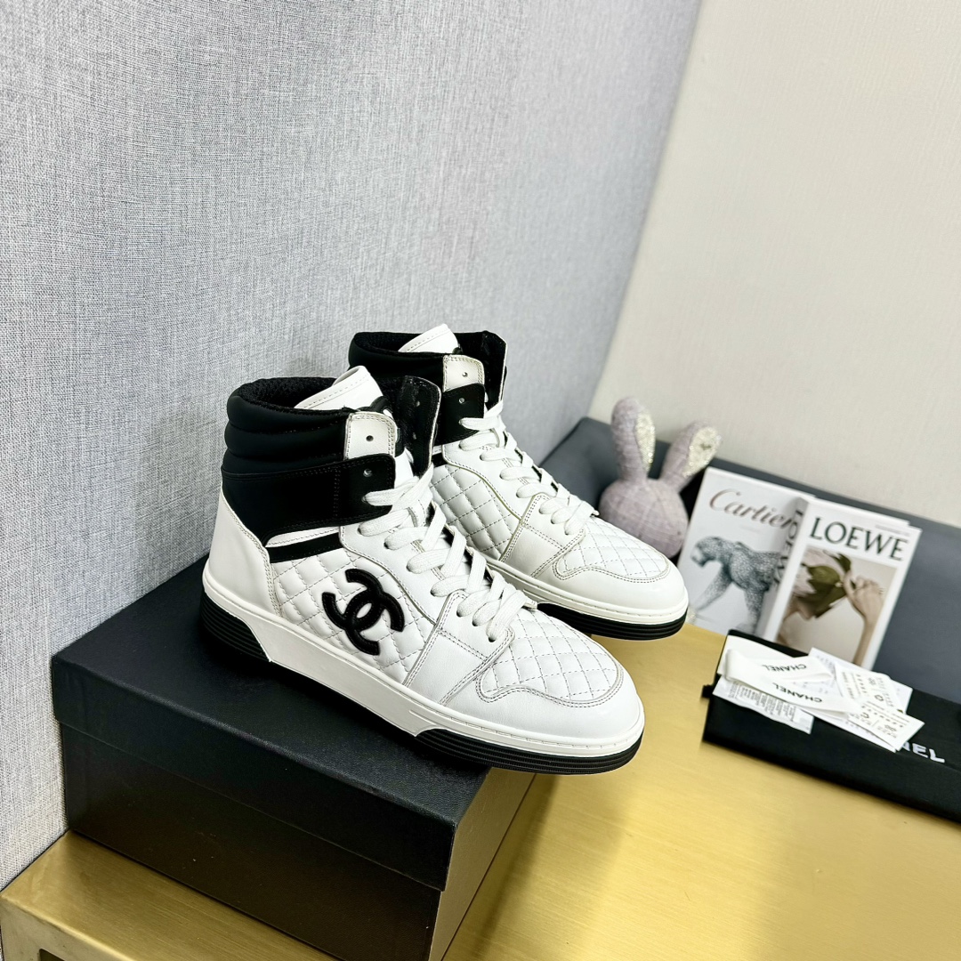 香奈儿高帮休闲鞋 - 头层牛皮・独特デザイン