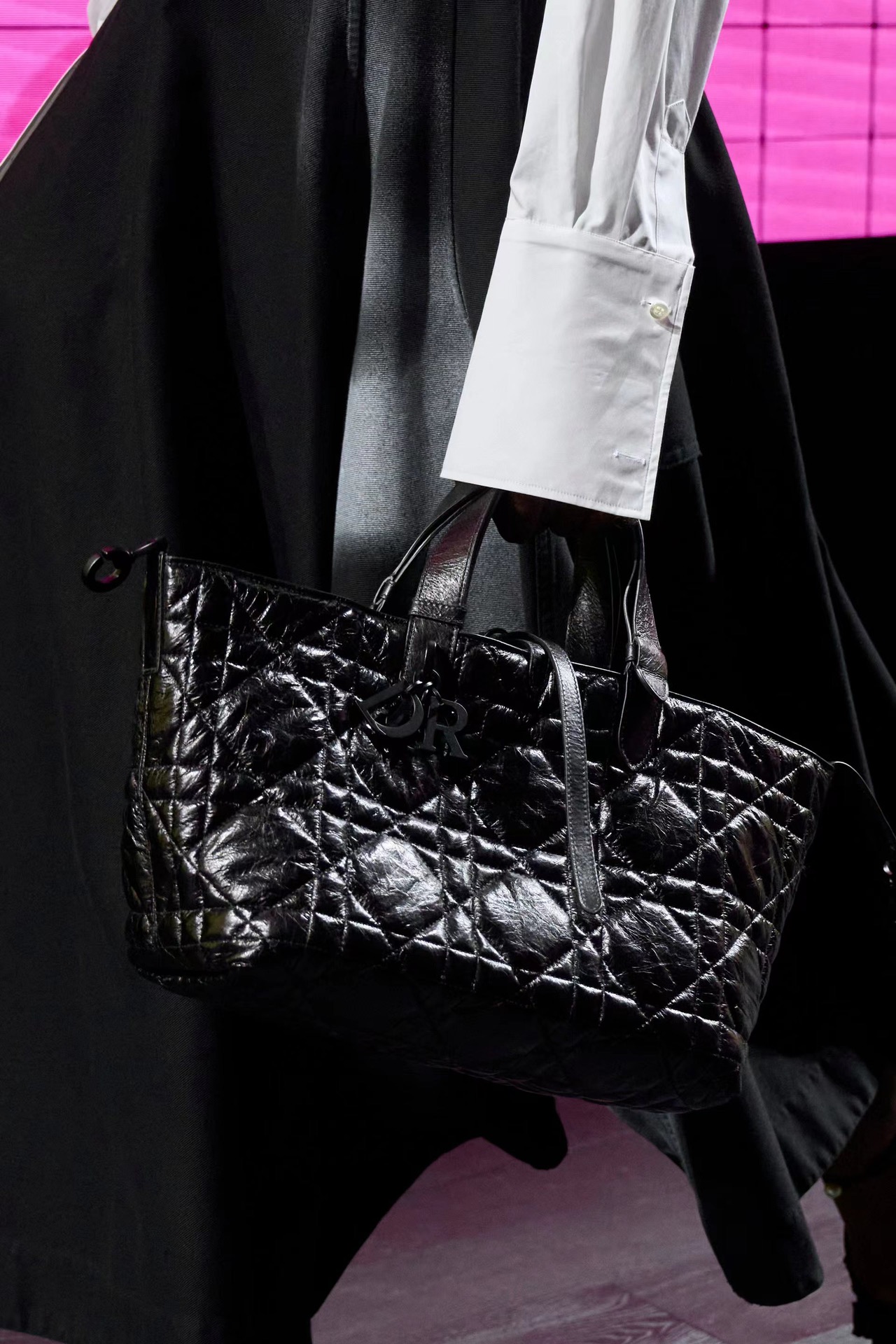 Wrinkle lacquer style Dior Toujours from the show show