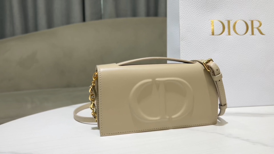 Dior New CD SIGNATURE mini chain handbag