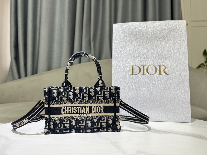 Luxury Fashion Replica Designers Dior Book Tote Handbags Tote Bags Beige Blue Embroidery Spring Collection Oblique Mini