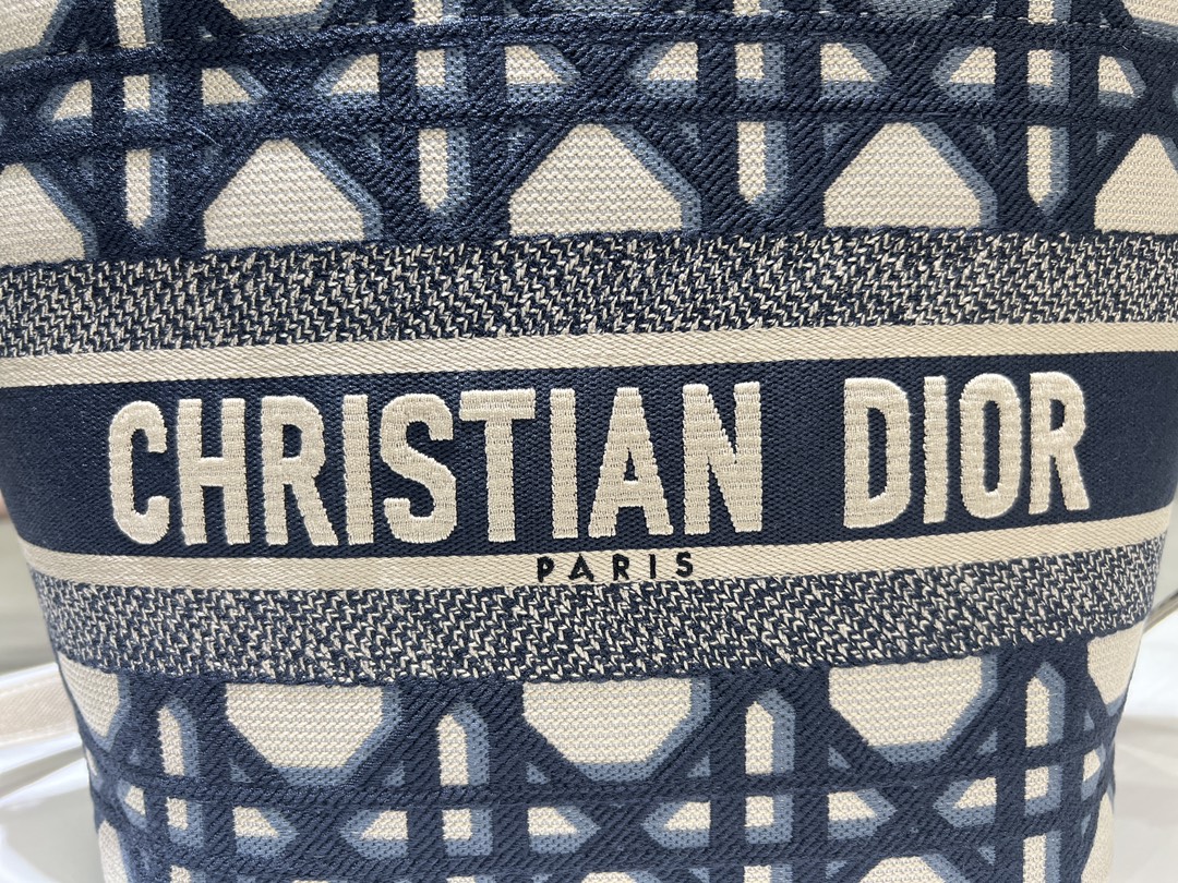 Dior Vegetable basket tote