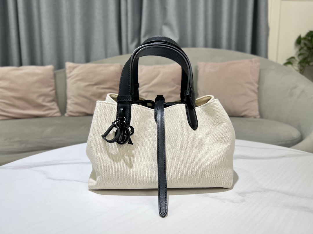 Dior toujours hot style
