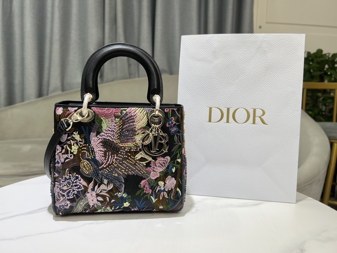 How to start selling replica
 Dior Lady Handbags Crossbody & Shoulder Bags Embroidery Spring/Summer Collection