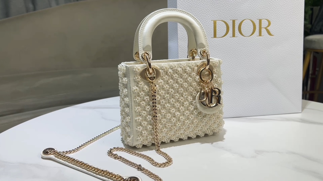 Dior Lady D three-panel embroidery pearl flowers