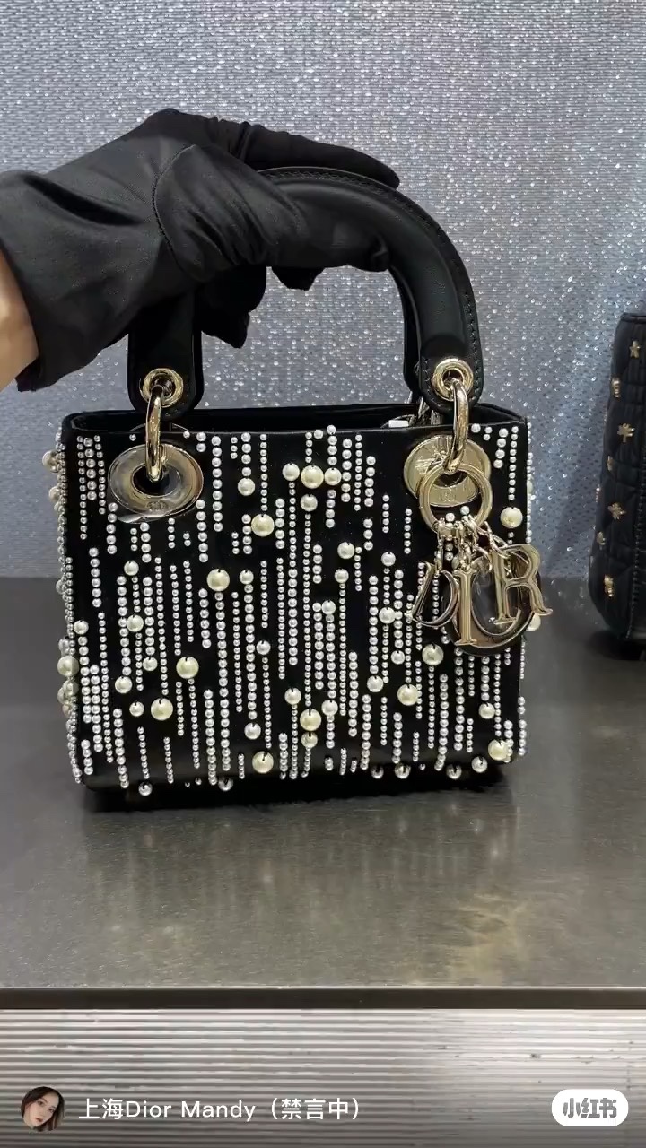 Dior New model, meteor pearl, brick cabinet video
